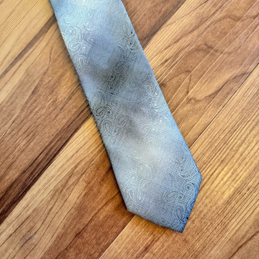 Van Heusen Paisley Tie